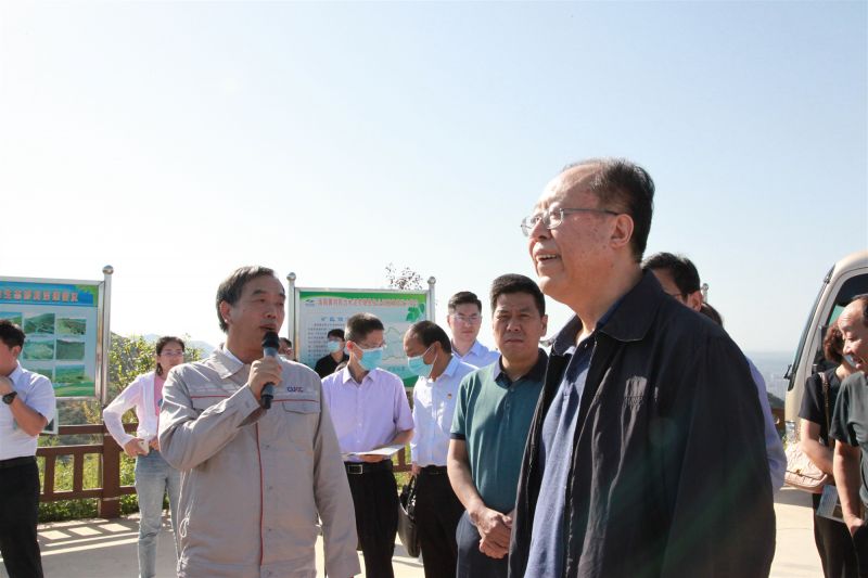 
				   
					河南省人大常委會黨組副書記、副主任馬懿一行到洛陽黃河同力調(diào)研
				 